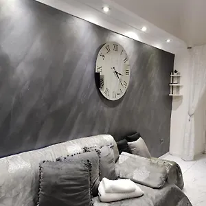 https://la-casa-di-titina-naples.hotels-amalfi.com